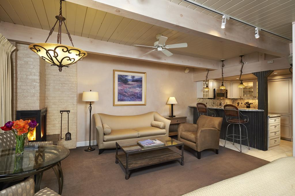 Aspen Square Condominium Hotel Eksteriør billede