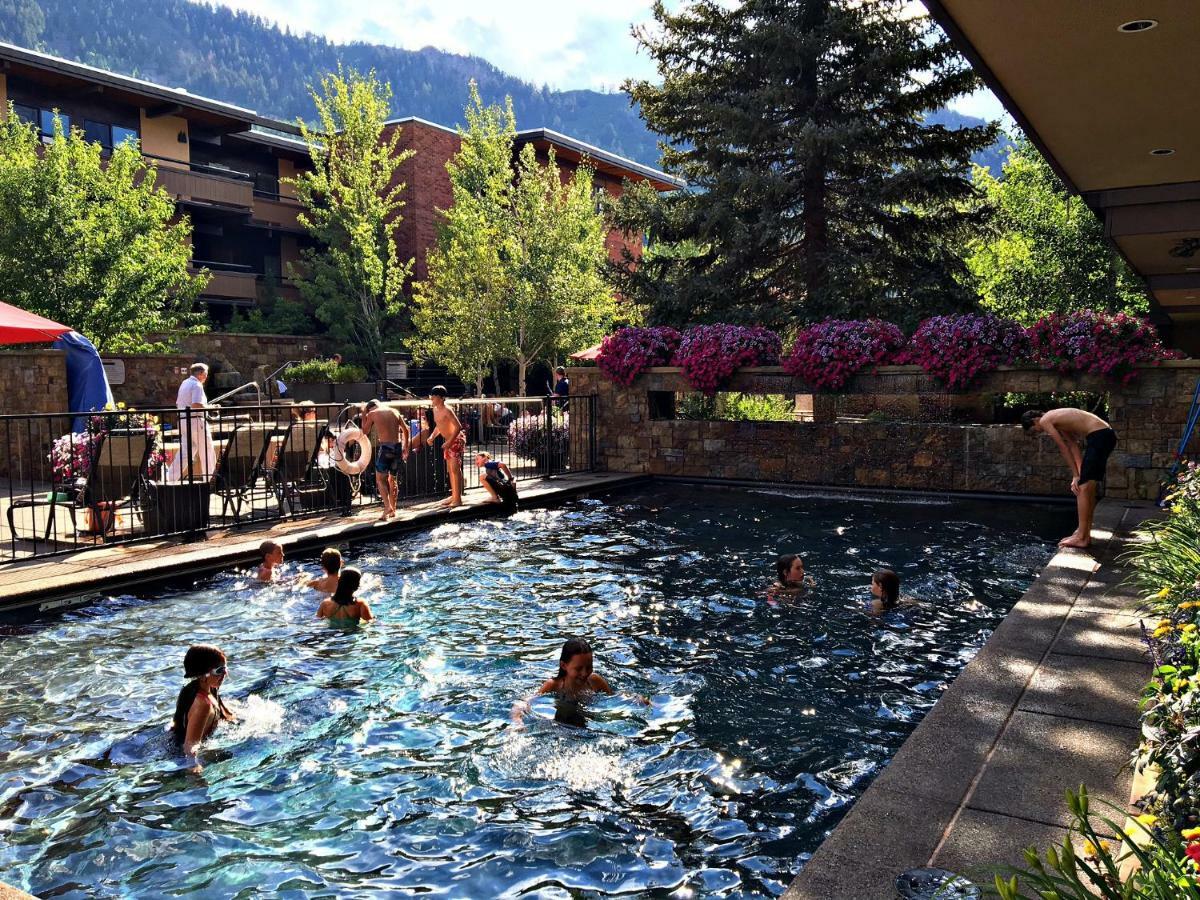 Aspen Square Condominium Hotel Eksteriør billede